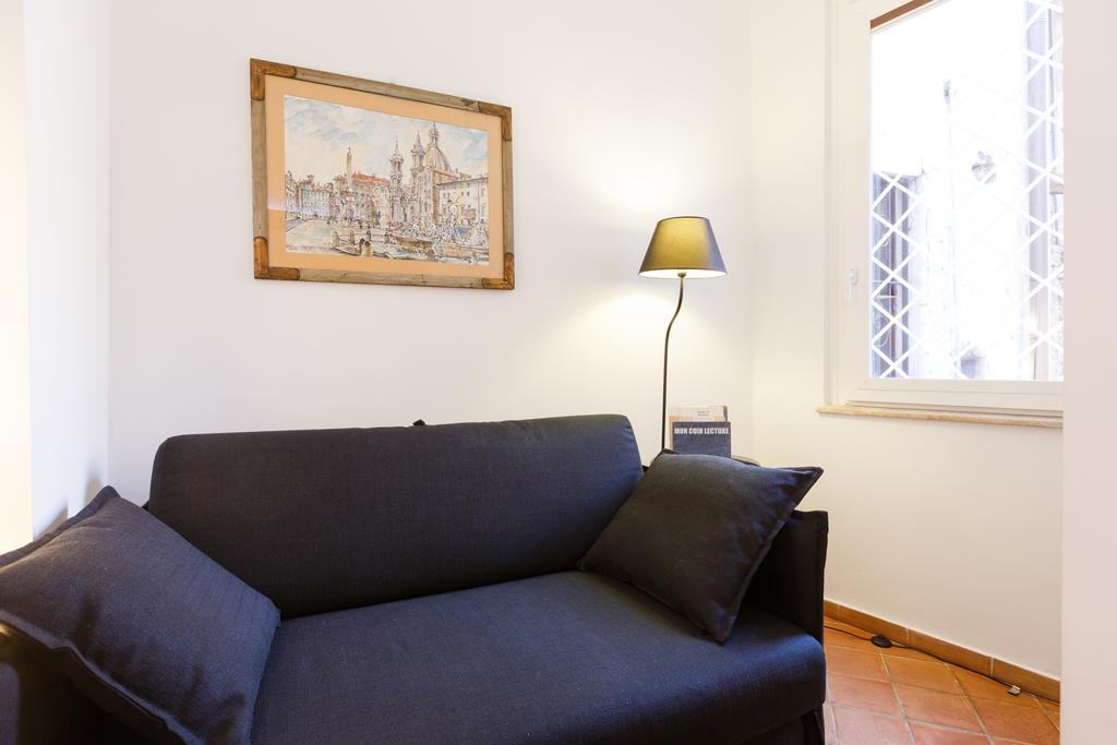 Navona, Old Rome Lodge Rum bild